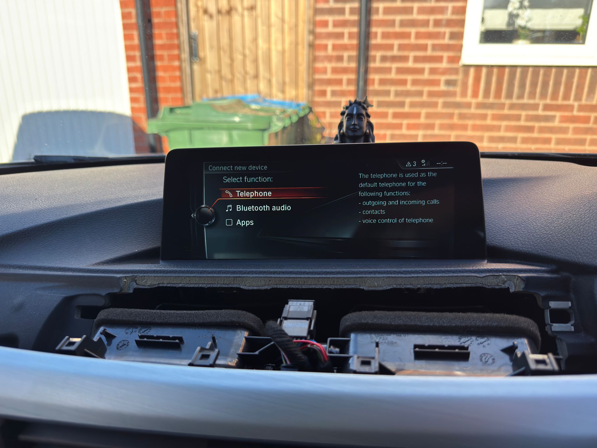 BMW iDrive screen before CarPlay activation