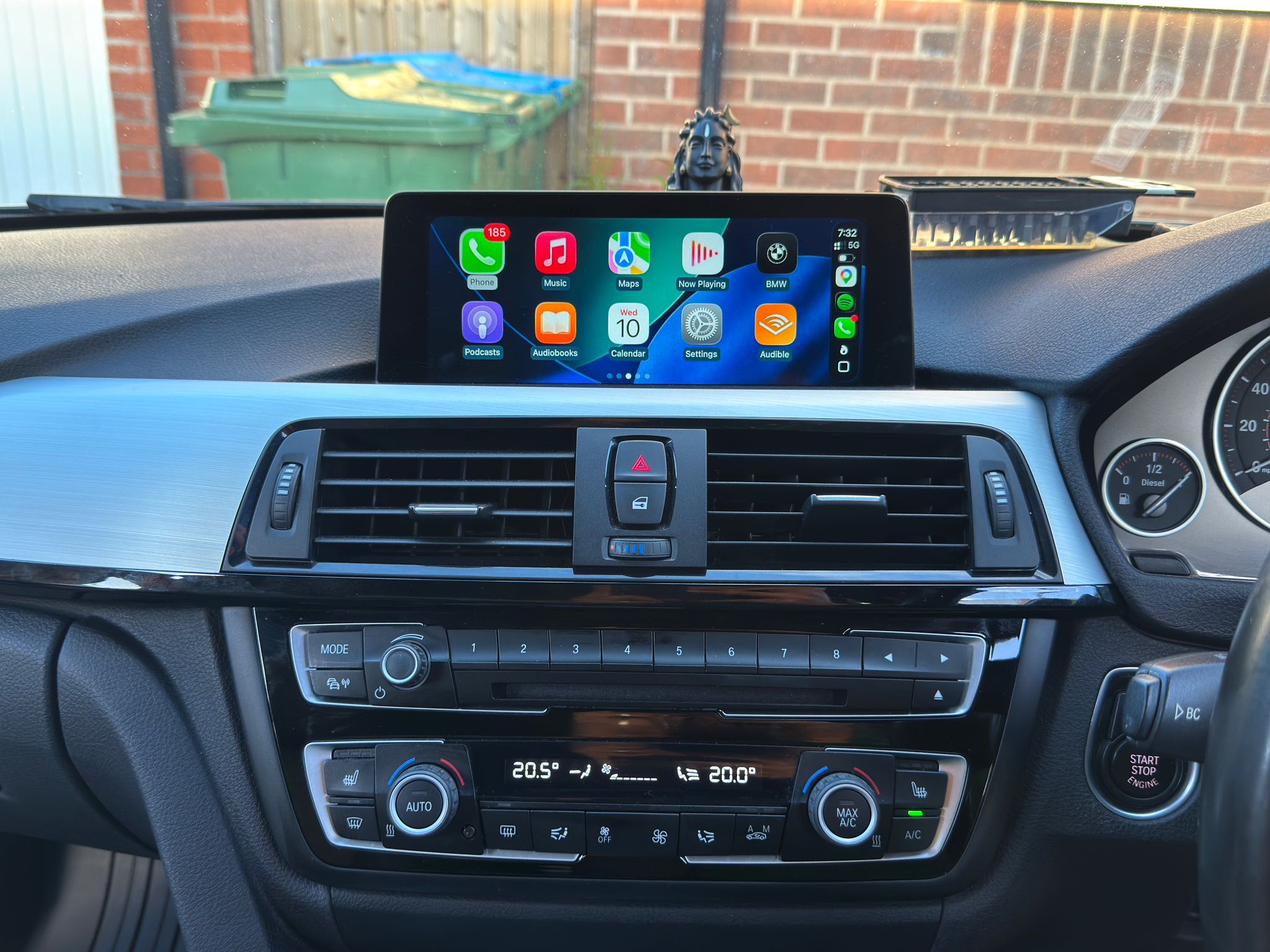 BMW 420d dashboard with Apple CarPlay running
