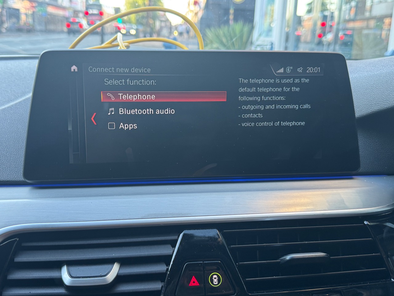 BMW 520d G30 original BMW connection menu before CarPlay fitting