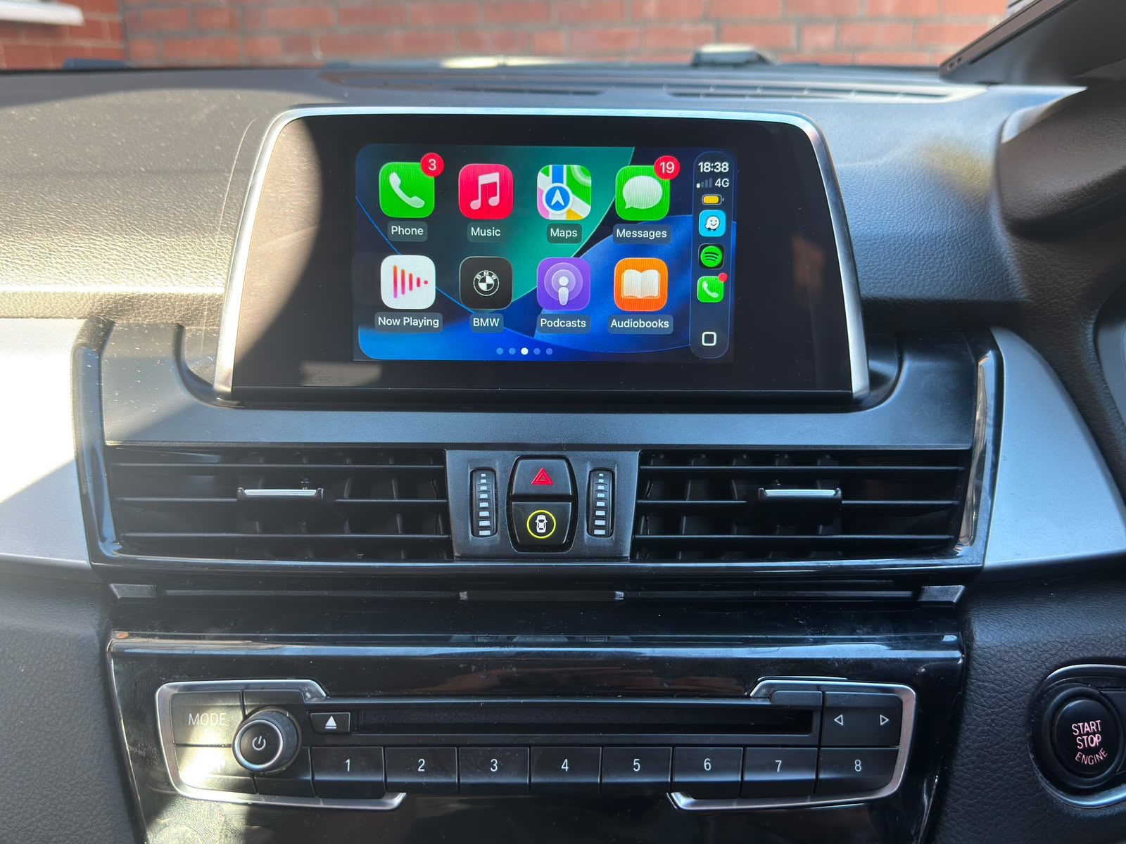 BMW 2 Series Gran Tourer F46 Apple CarPlay working on the BMW screen