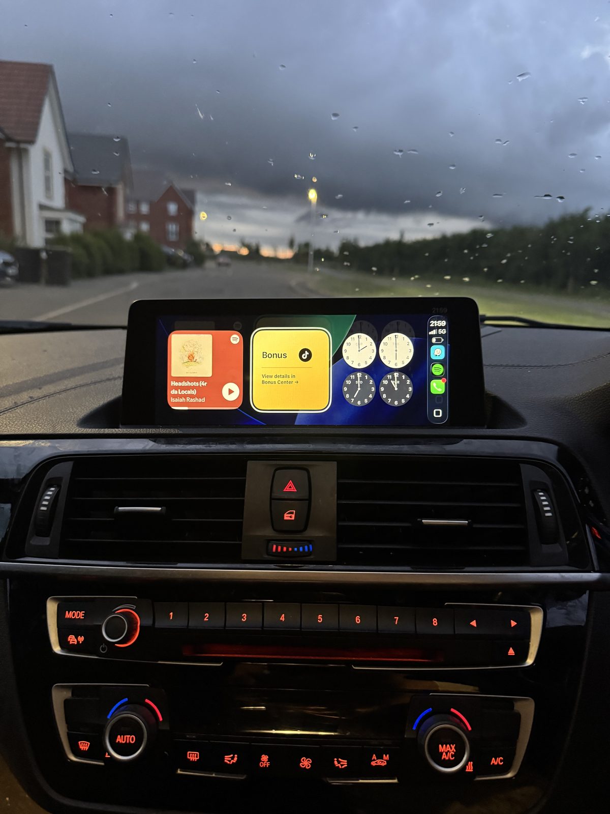 BMW M140i Apple CarPlay widget screen active