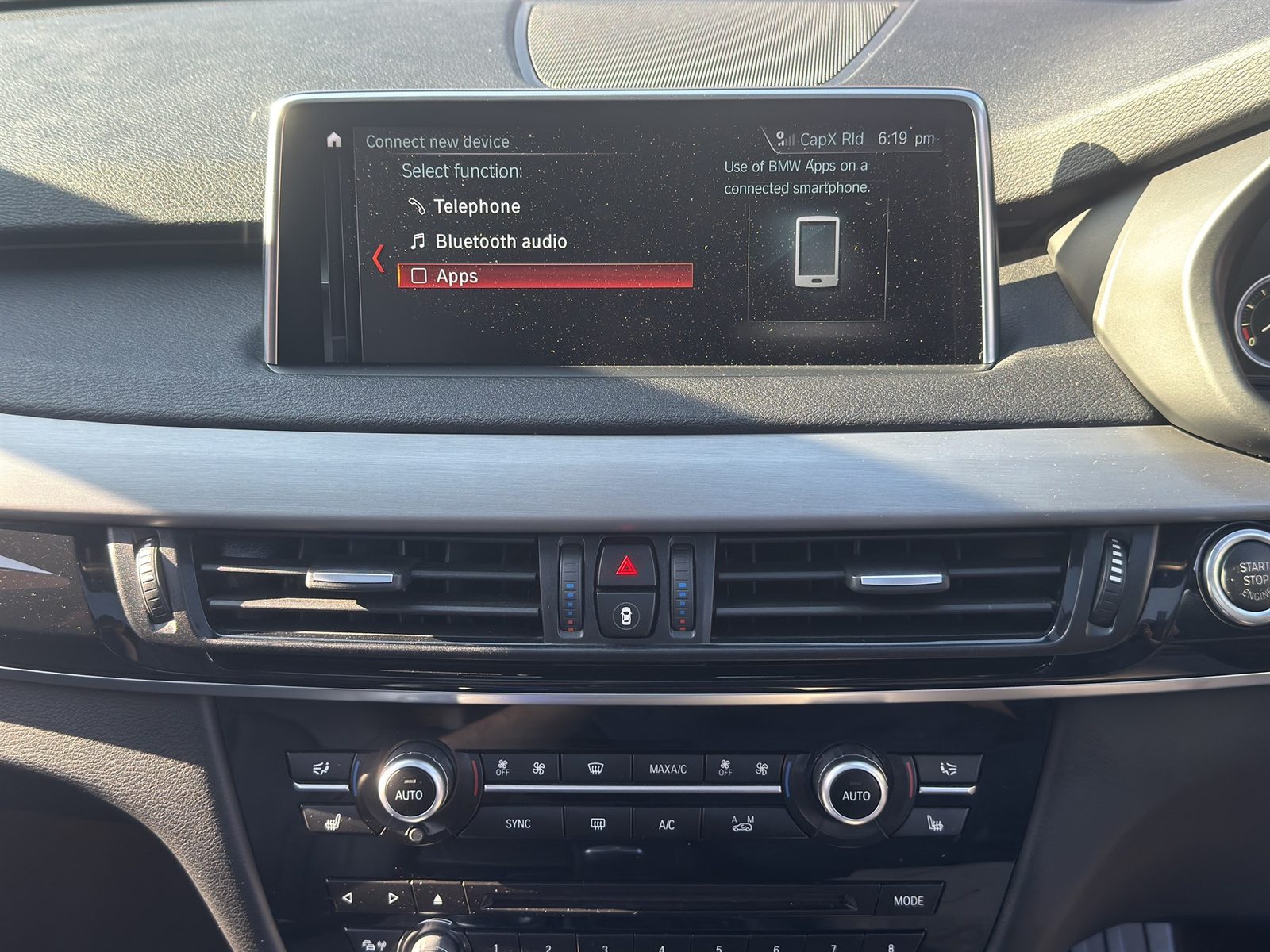 BMW X5 F15 original connection menu before CarPlay activation
